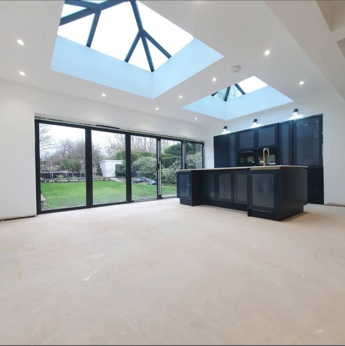 Kitchen extension with recessed lighting